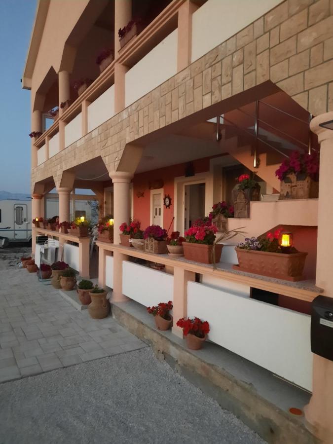 Penzion U Kapitana Apartment Vir Bagian luar foto